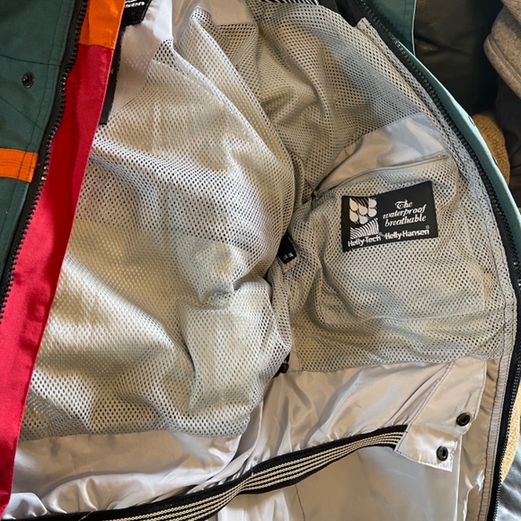 HELLY HANSEN TECHNICAL JACKET SMALL ADULT/ LARGE CHILD WATERPROOF - Picture 6 of 6